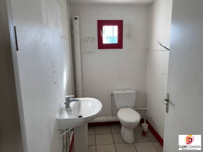 Location - Local d'activité 408m² - Saint-Étienne-du-rouvray