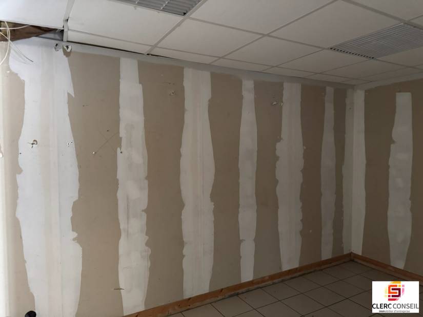 Location - Local d'activité 408m² - Saint-Étienne-du-rouvray