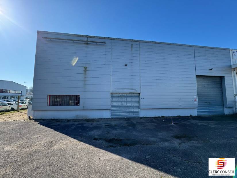 Location - Local d'activité 408m² - Saint-Étienne-du-rouvray