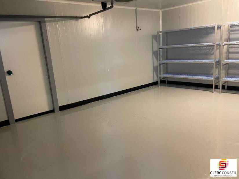 Location - Local d'activité 600m² - Porte-de-seine