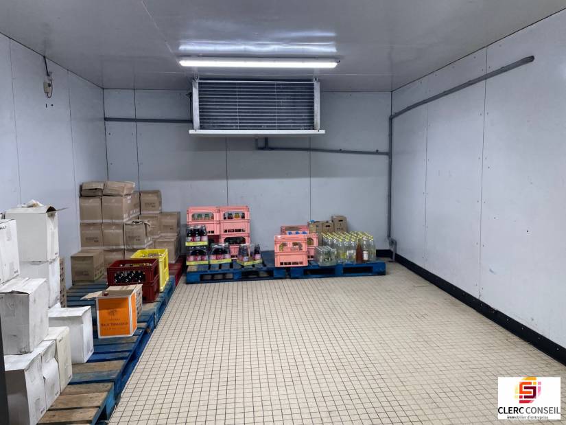 Location - Local d'activité 600m² - Porte-de-seine