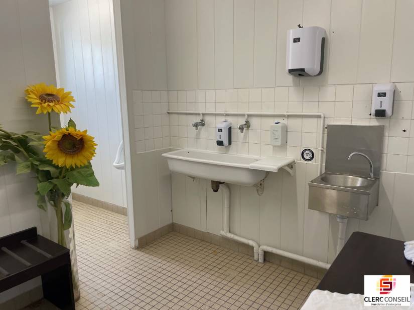 Location - Local d'activité 600m² - Porte-de-seine
