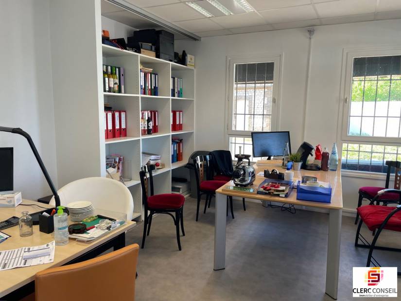 Location - Local d'activité 600m² - Porte-de-seine