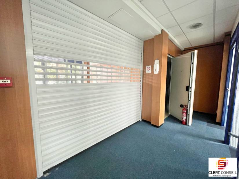 Location - Local commercial 124m² - Petit-couronne