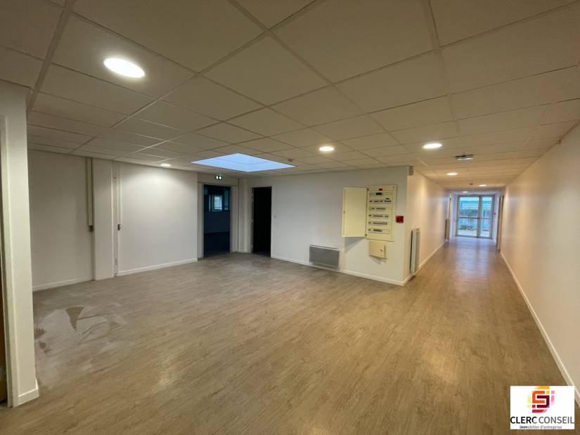 Location - Bureaux 1647m² - Mont-saint-aignan