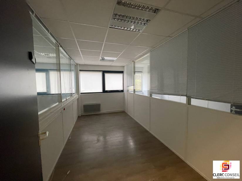 Location - Bureaux 1647m² - Mont-saint-aignan