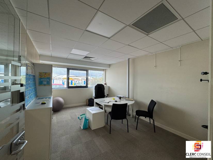 Location - Bureaux 1647m² - Mont-saint-aignan