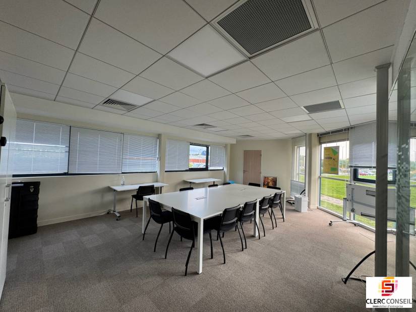 Location - Bureaux 1647m² - Mont-saint-aignan