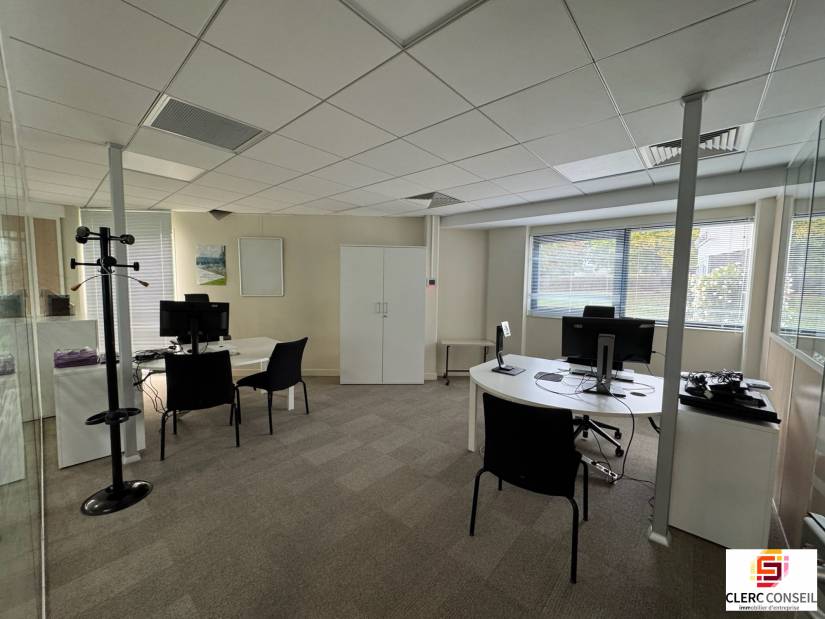 Location - Bureaux 1647m² - Mont-saint-aignan