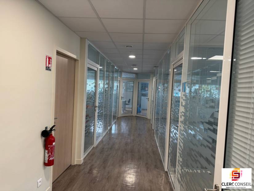 Location - Bureaux 1647m² - Mont-saint-aignan