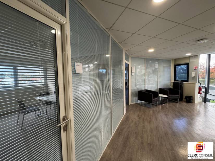Location - Bureaux 1647m² - Mont-saint-aignan