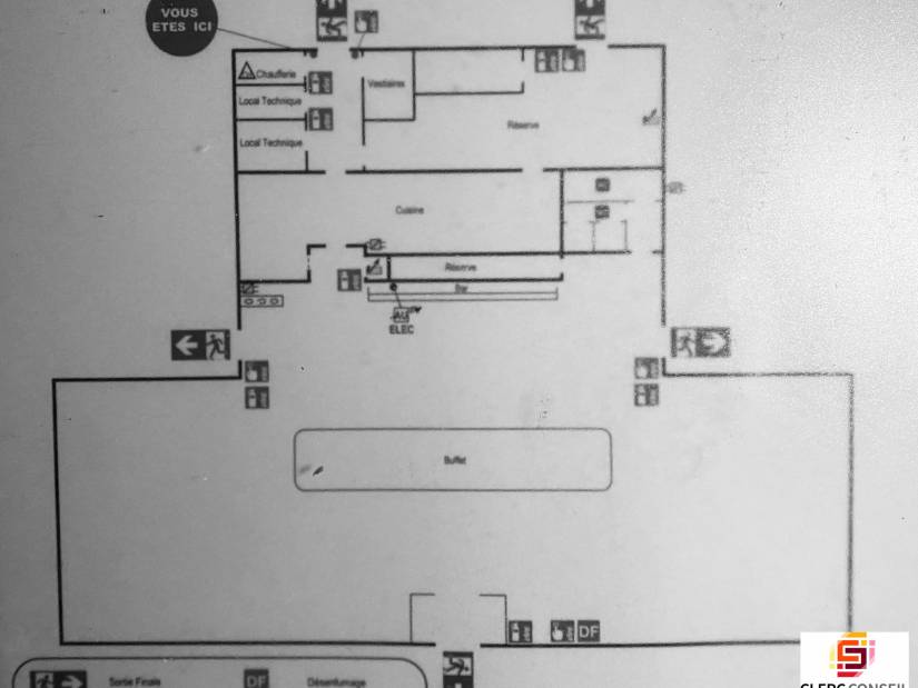 Vente - Local commercial 585m² - Barentin