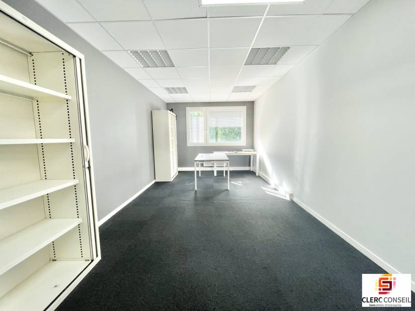 Location - Bureaux 101m² - Mont-saint-aignan