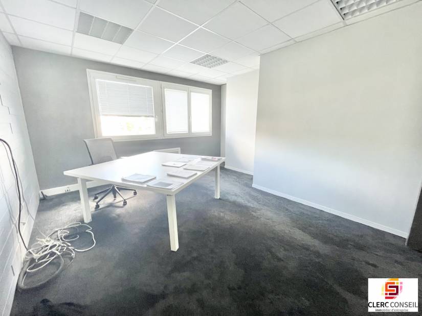 Location - Bureaux 101m² - Mont-saint-aignan