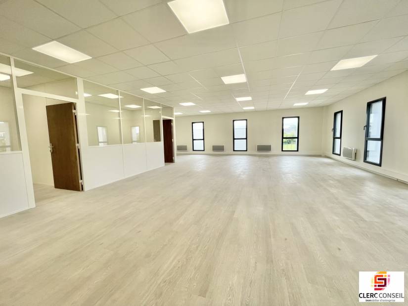 Location - Bureaux 129m² - Franqueville-saint-pierre