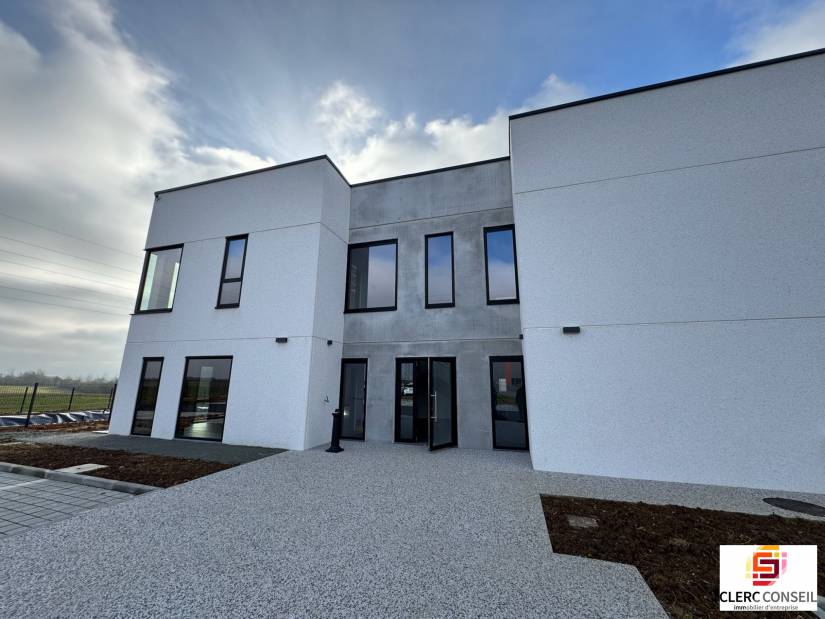 Location - Bureaux 684m² - Saint-martin-du-vivier