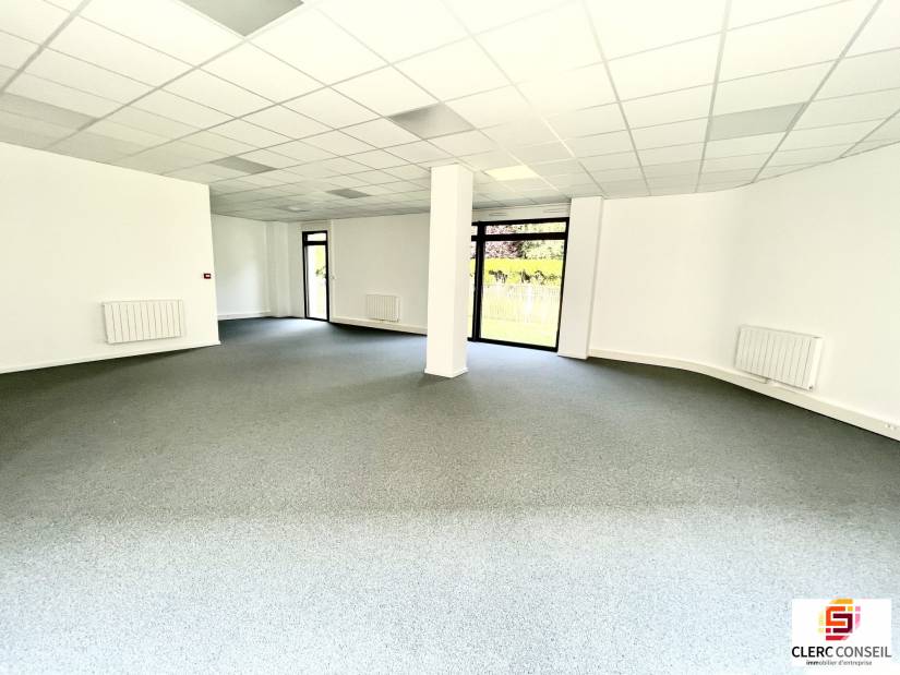 Location - Local commercial 101m² - Bihorel