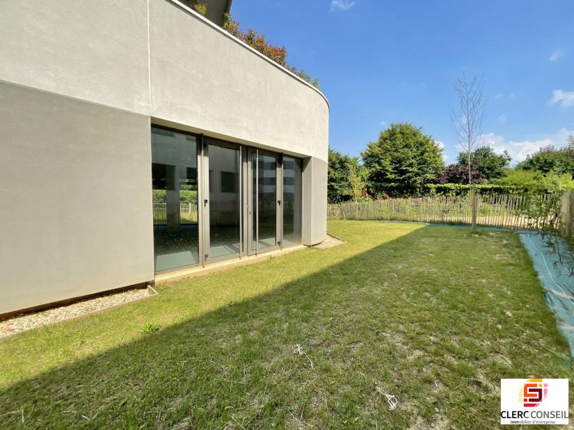 Location - Local commercial 101m² - Bihorel