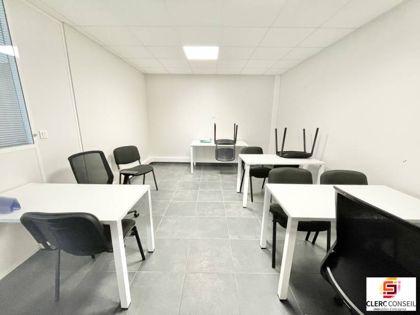 Location - Bureaux 170m² - Boos