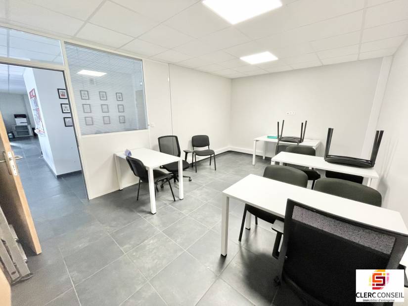 Location - Bureaux 170m² - Boos