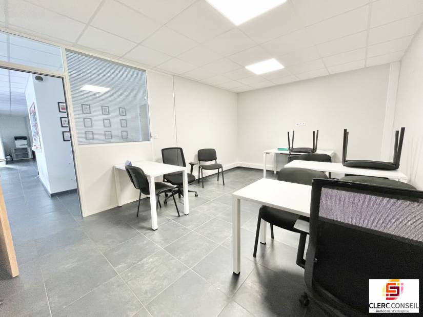 Location - Bureaux 170m² - Boos
