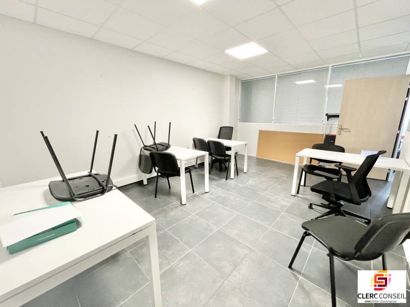 Location - Bureaux 170m² - Boos