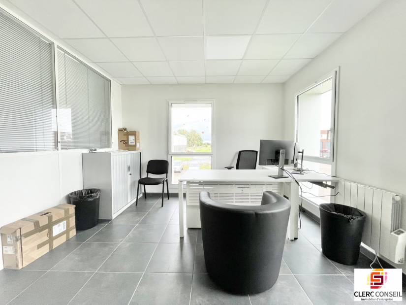 Location - Bureaux 170m² - Boos