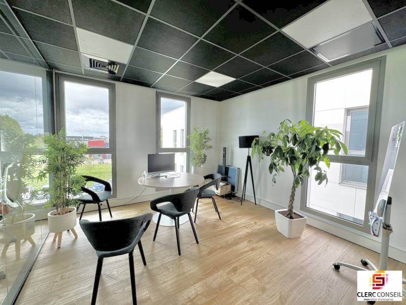 Location - Bureaux 166m² - Saint-martin-du-vivier