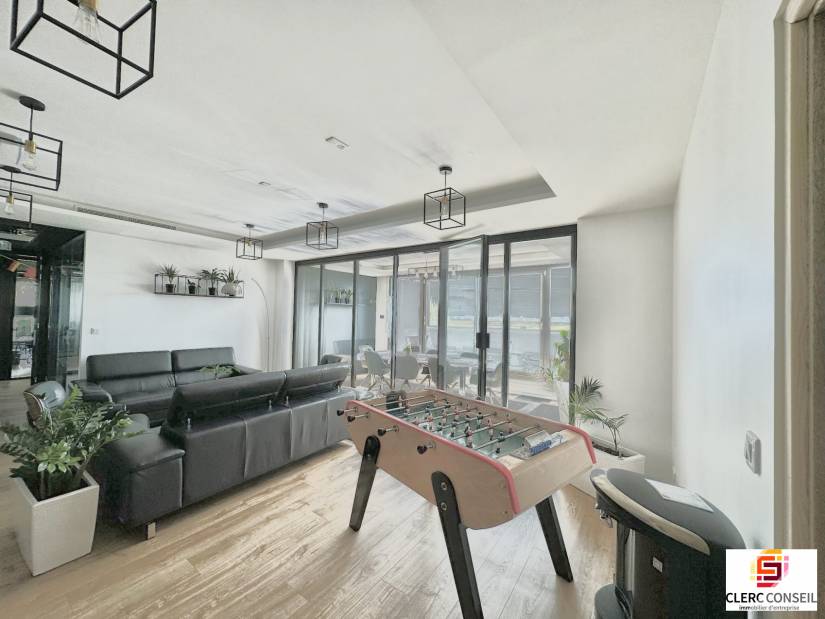 Location - Bureaux 166m² - Saint-martin-du-vivier