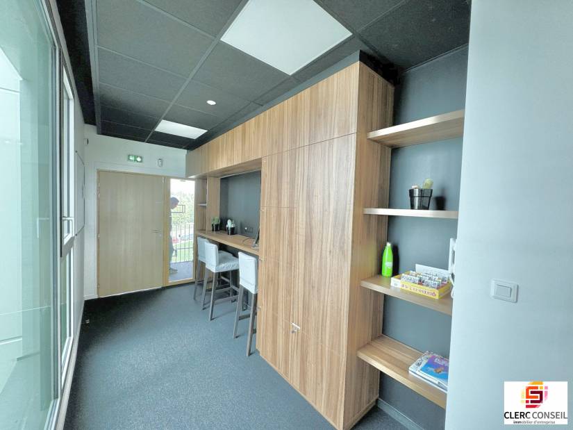Location - Bureaux 166m² - Saint-martin-du-vivier