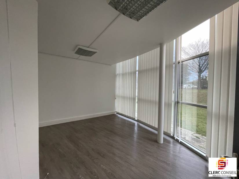 Location - Bureaux 561m² - Mont-saint-aignan