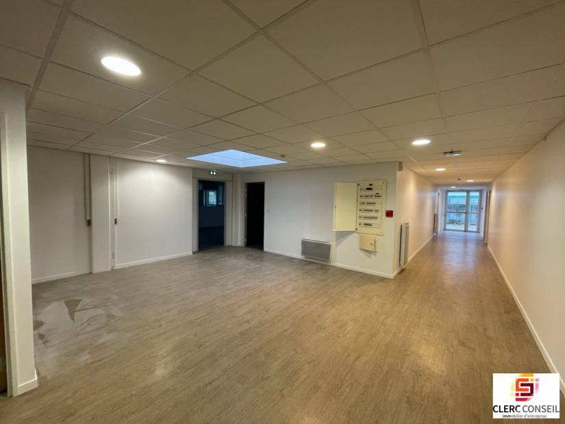Location - Bureaux 561m² - Mont-saint-aignan