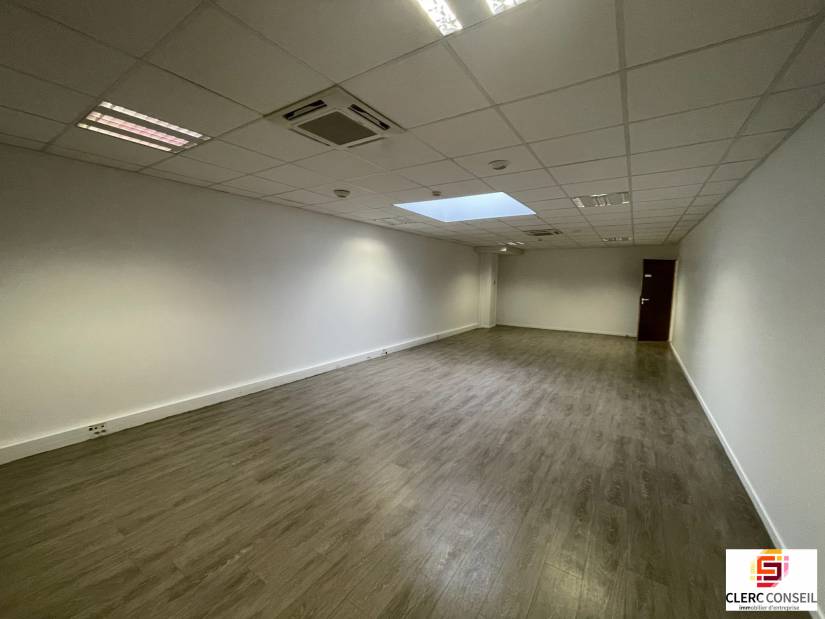 Location - Bureaux 561m² - Mont-saint-aignan