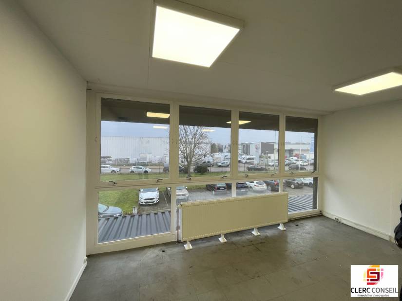 Location - Local d'activité 1208m² - Saint-Étienne-du-rouvray