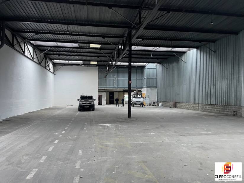 Location - Local d'activité 1208m² - Saint-Étienne-du-rouvray