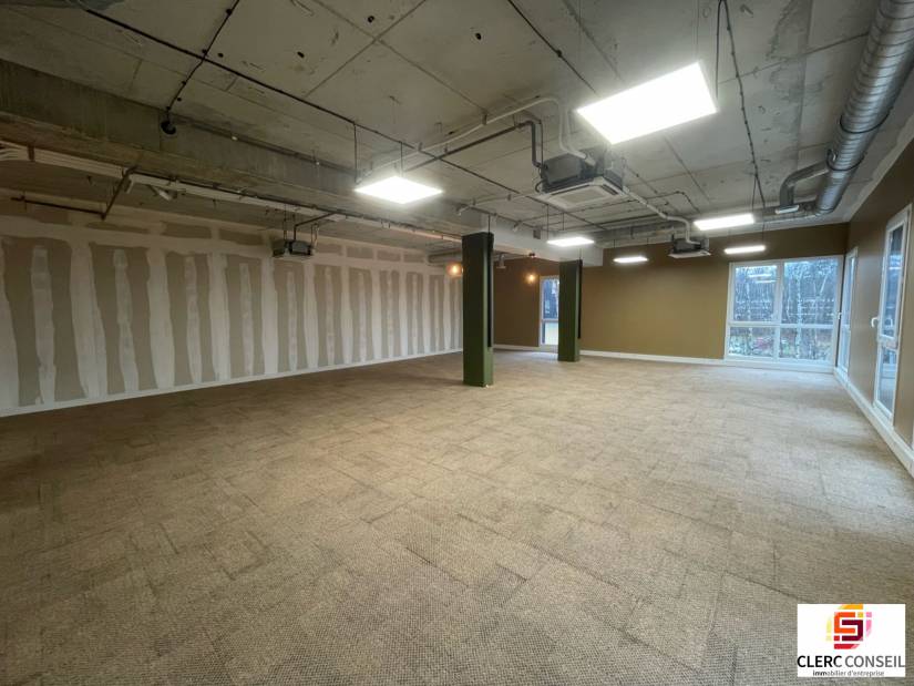 Location - Bureaux 131m² - Petit-couronne