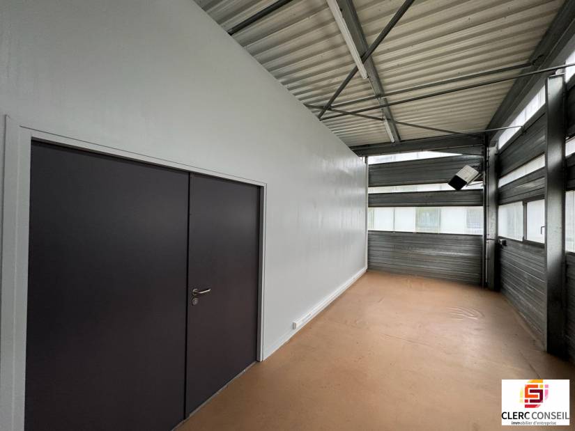 Location - Local d'activité 161m² - Saint-Étienne-du-rouvray