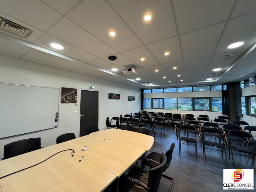 Location - Local d'activité 161m² - Saint-Étienne-du-rouvray