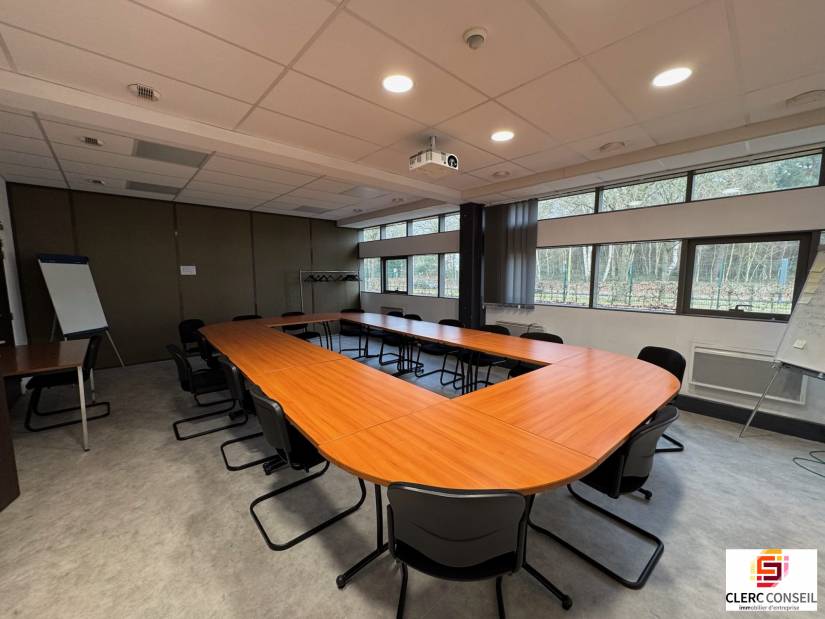 Location - Local d'activité 161m² - Saint-Étienne-du-rouvray