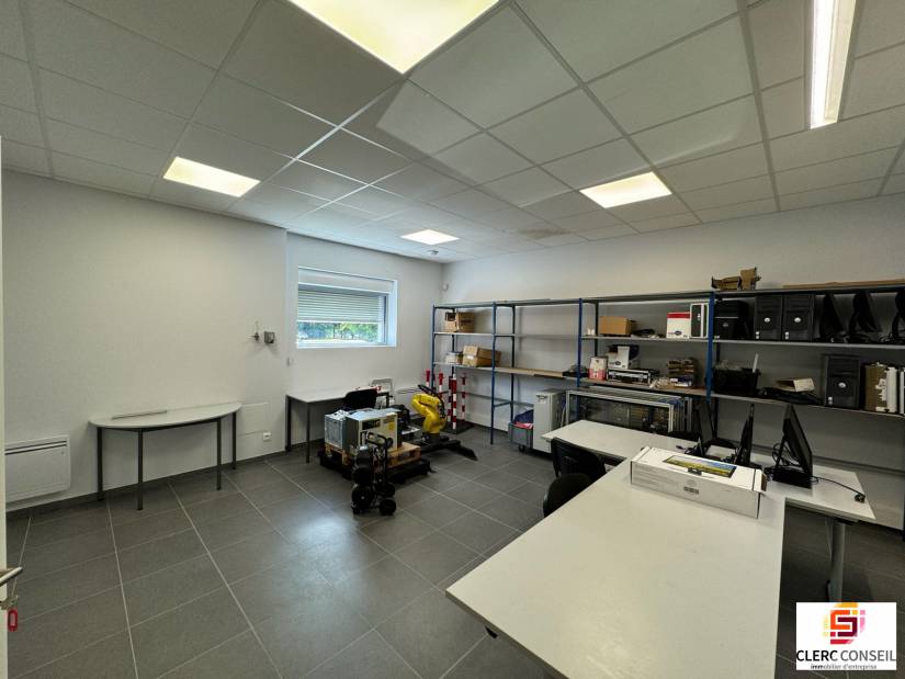 Location - Bureaux 547m² - Mont-saint-aignan