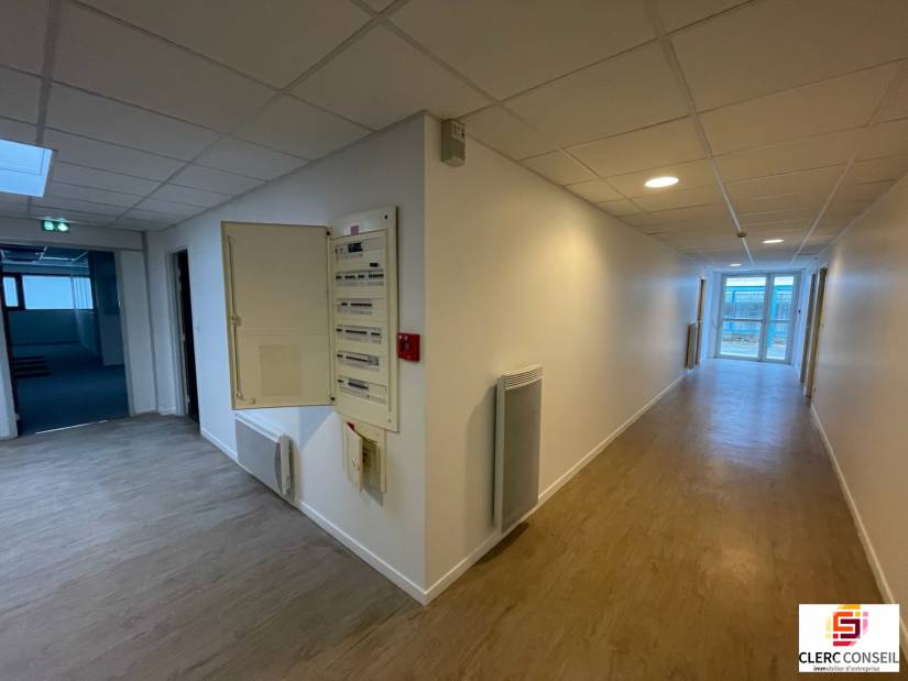 Location - Bureaux 1086m² - Mont-saint-aignan