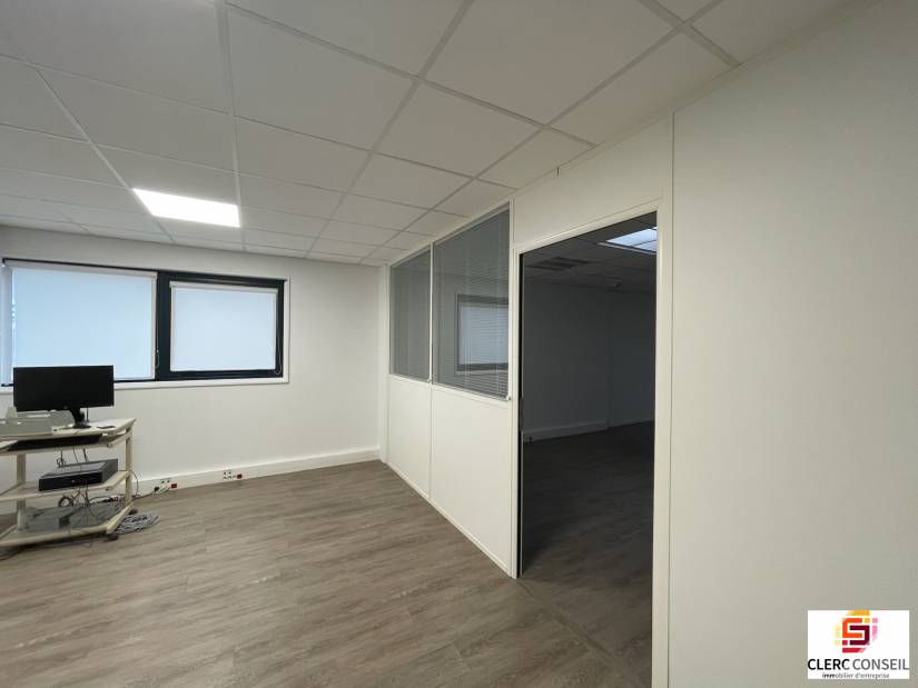 Location - Bureaux 1086m² - Mont-saint-aignan