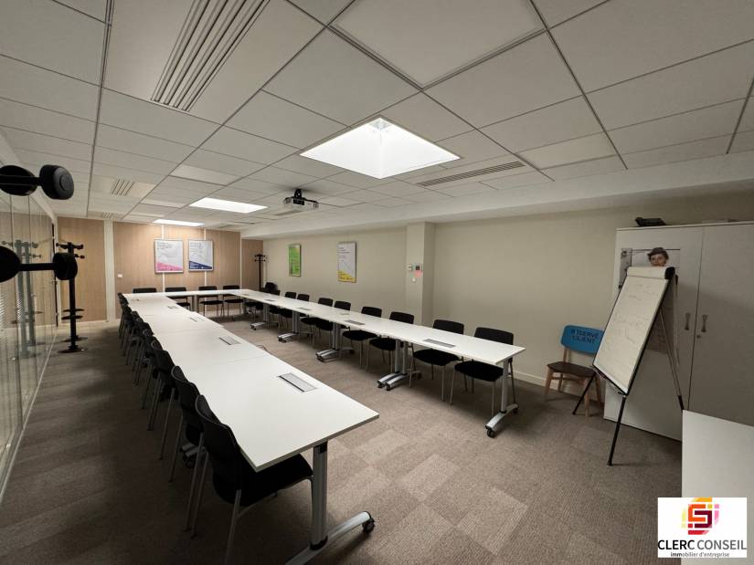 Location - Bureaux 1086m² - Mont-saint-aignan