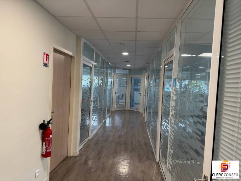Location - Bureaux 1086m² - Mont-saint-aignan