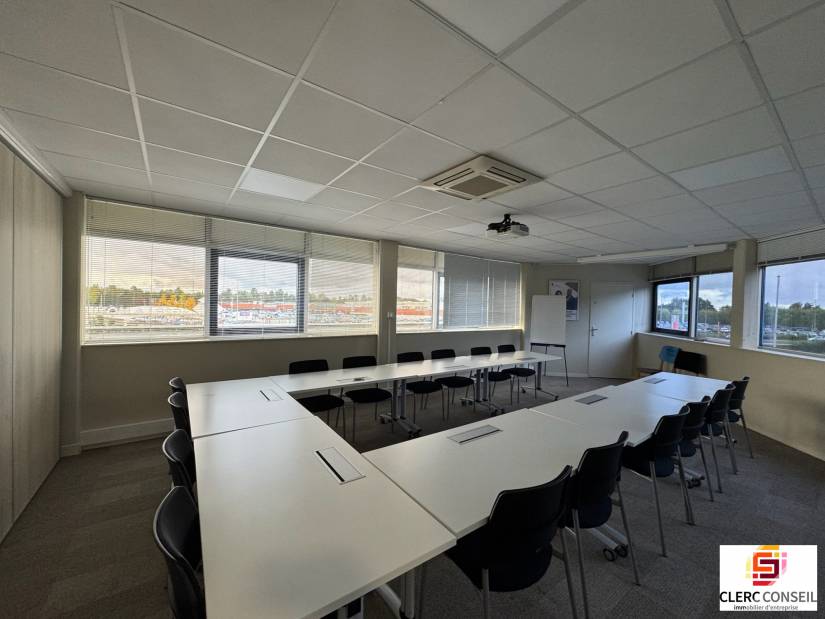 Location - Bureaux 1086m² - Mont-saint-aignan
