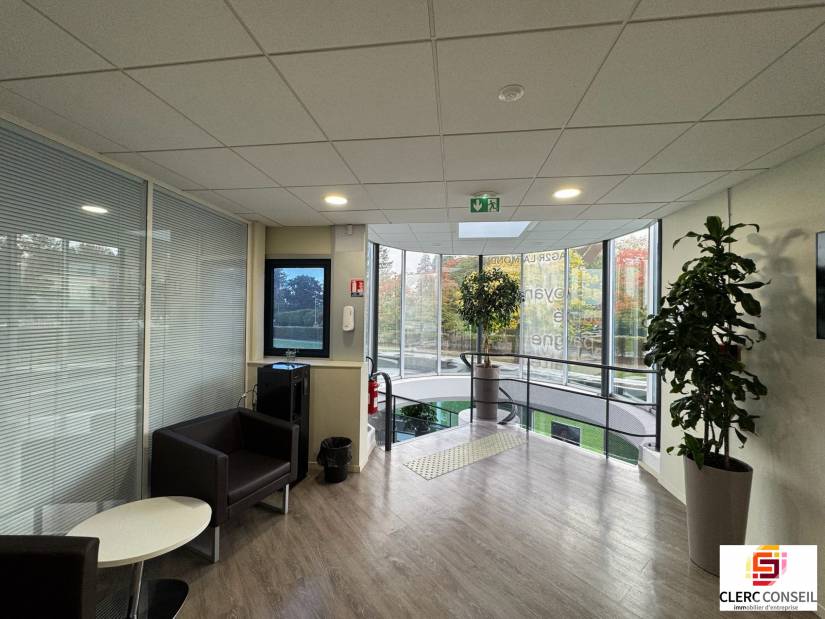 Location - Bureaux 1086m² - Mont-saint-aignan