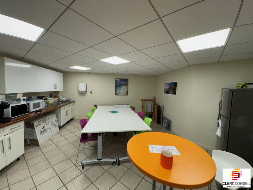 Location - Bureaux 1086m² - Mont-saint-aignan