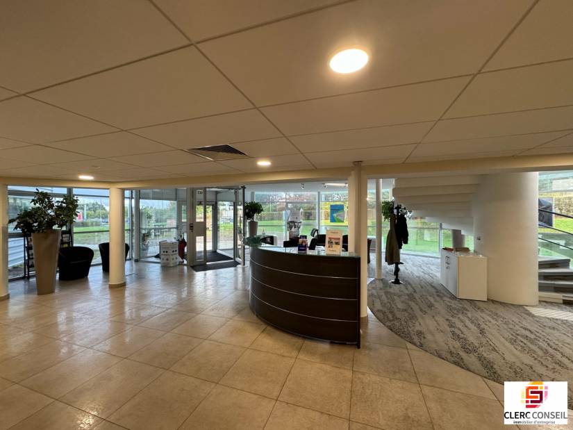 Location - Bureaux 1086m² - Mont-saint-aignan