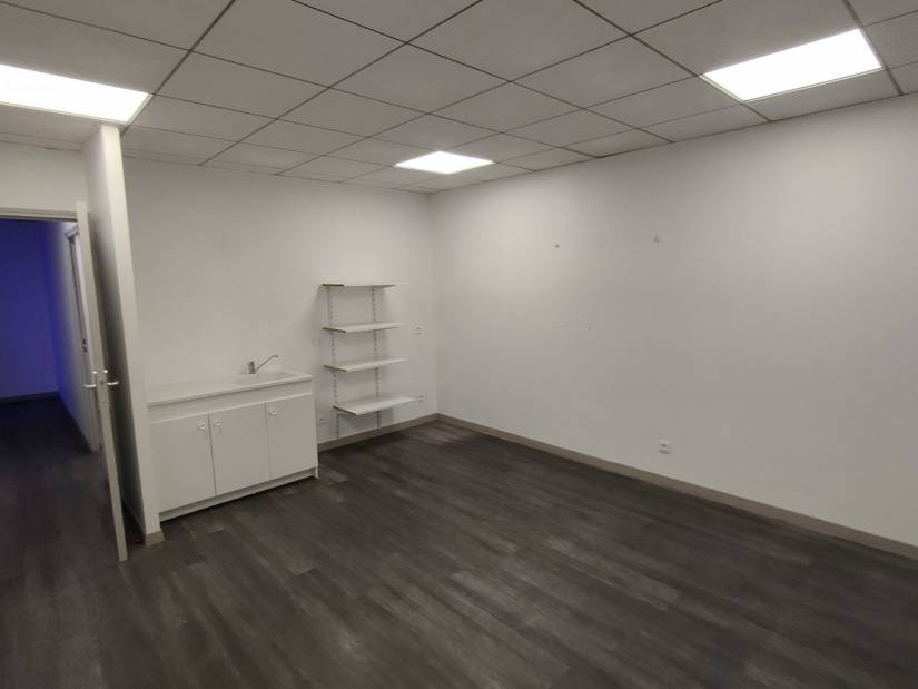 Location - Local d'activité 408m² - Saint-Étienne-du-rouvray