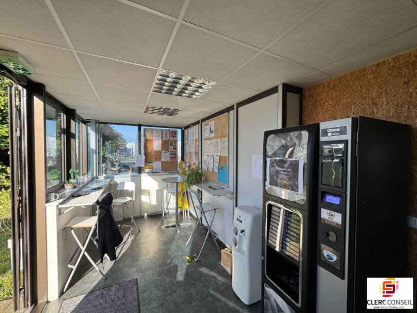Location - Local d'activité 945m² - Le petit-quevilly